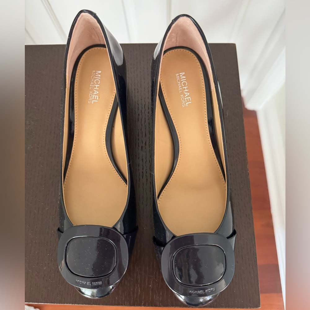 Michael Kors Women's Black Patent Leather Pumps